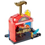 Pista de masini Hot Wheels by Mattel City Downtown Fire Station Spinout cu masinuta {WWWWWproduct_manufacturerWWWWW}ZZZZZ]